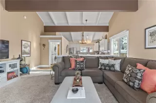 Photo #4: 1013630 Listing