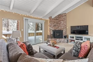 Photo #6: 1013630 Listing