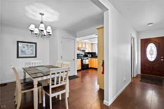 Photo #3: 1013651 Listing