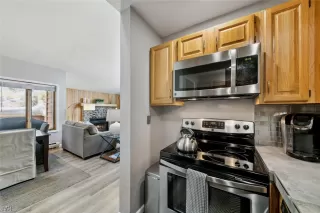 Photo #5: 1013658 Listing