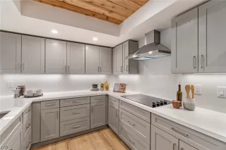 Photo #2: 1013672 Listing