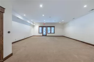 Photo #6: 1013675 Listing