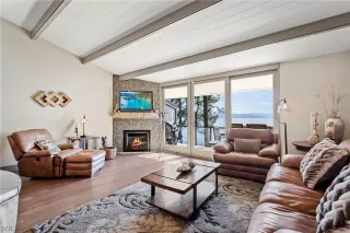 Photo #6: 1013681 Listing