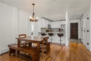 Photo #5: 1013696 Listing