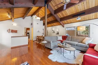 Photo #6: 1013713 Listing