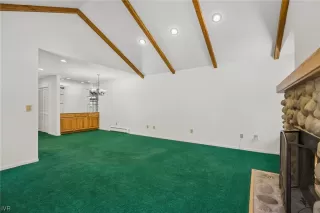 Photo #4: 1013756 Listing