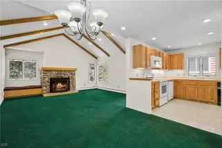 Photo #5: 1013756 Listing