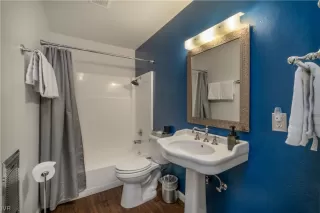 Photo #5: 1013812 Listing