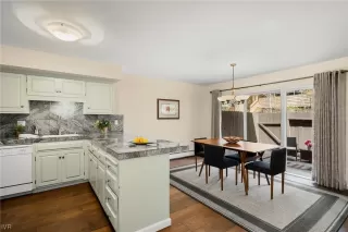 Photo #3: 1013813 Listing