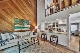 Photo #3: 1013823 Listing