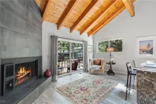 Photo #6: 1013869 Listing