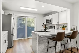 Photo #3: 1013877 Listing