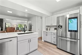 Photo #5: 1013877 Listing