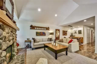 Photo #4: 1013938 Listing