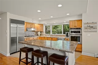 Photo #6: 1013971 Listing