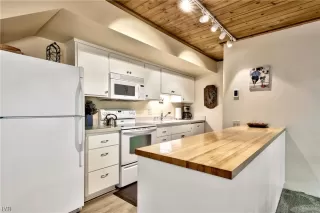 Photo #5: 1014000 Listing 