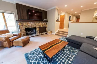 Photo #2: 1014021 Listing