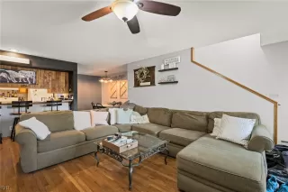 Photo #3: 1014023 Listing