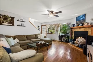 Photo #4: 1014023 Listing