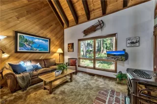 Photo #4: 1014065 Listing