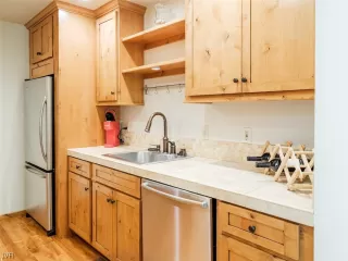 Photo #4: 1014075 Listing