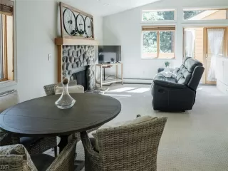 Photo #6: 1014075 Listing