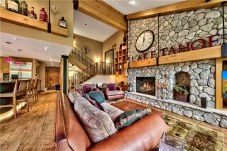 Photo #4: 1014083 Listing