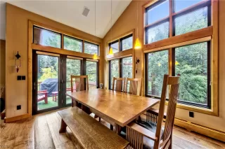 Photo #5: 1014083 Listing