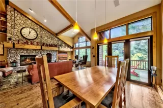 Photo #6: 1014083 Listing