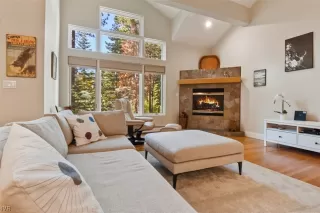 Photo #4: 1014124 Listing