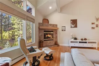 Photo #5: 1014124 Listing