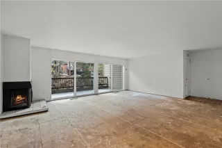 Photo #3: 1014194 Listing