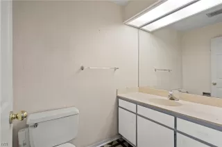 Photo #6: 1014194 Listing