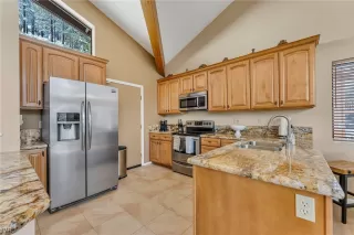 Photo #5: 1014238 Listing