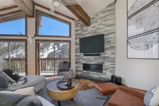 Photo #1: 1015284 Listing