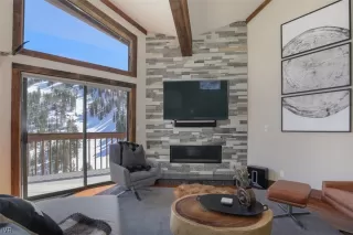 Photo #4: 1015284 Listing