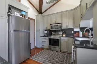 Photo #6: 1015284 Listing