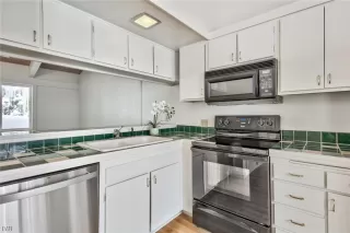 Photo #3: 1015285 Listing