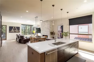 Photo #4: 1015293 Listing 