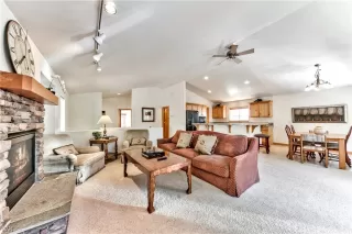 Photo #6: 1015336 Listing