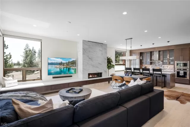 MLS: 1015382 Condo For Sale