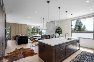 Photo #5: 1015382 Listing