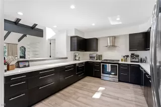 Photo #4: 1015406 Listing 