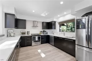 Photo #5: 1015406 Listing 