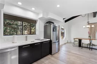 Photo #6: 1015406 Listing 
