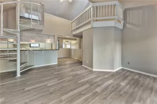 Photo #4: 1015410 Listing 