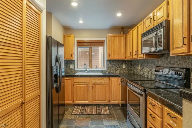 MLS: 1015454 Condo For Sale