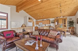 Photo #4: 1015476 Listing