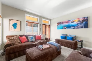 Photo #6: 1015478 Listing