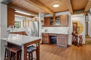 Photo #5: 1015504 Listing